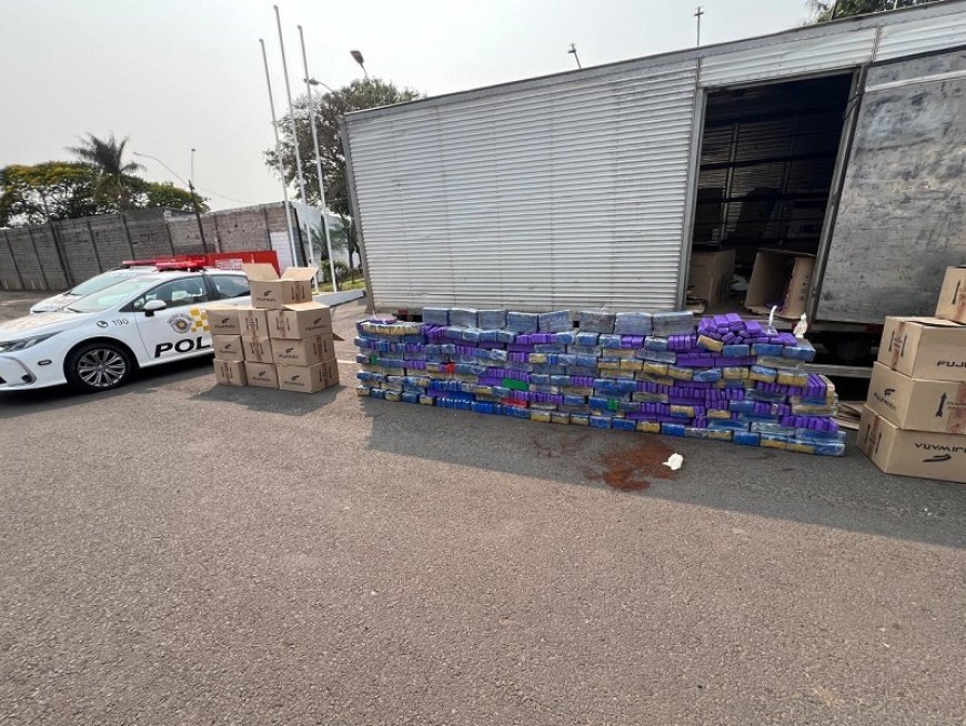 Motorista usa borra de café para tentar esconder 700 kg de maconha